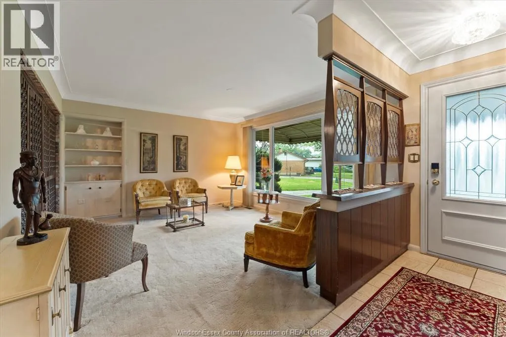 1537 CHERRYLAWN CRESCENT