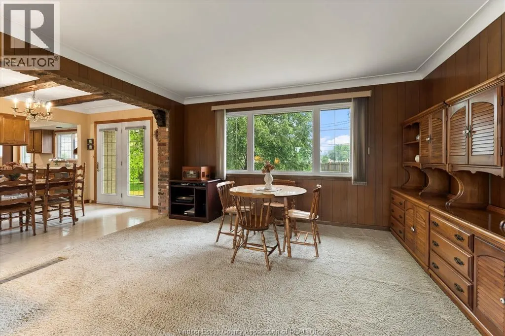 1537 CHERRYLAWN CRESCENT