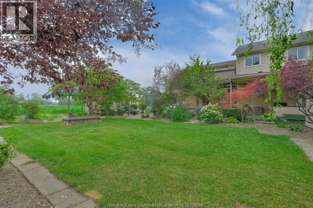 323 COUNTY RD 27 East