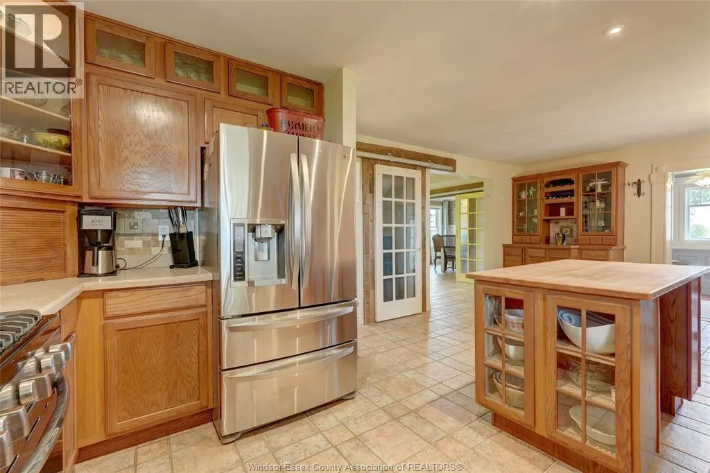 323 COUNTY RD 27 East
