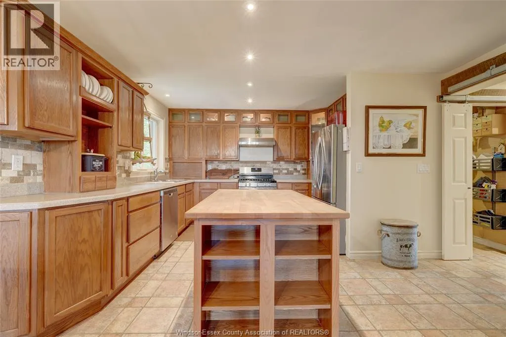 323 COUNTY RD 27 East