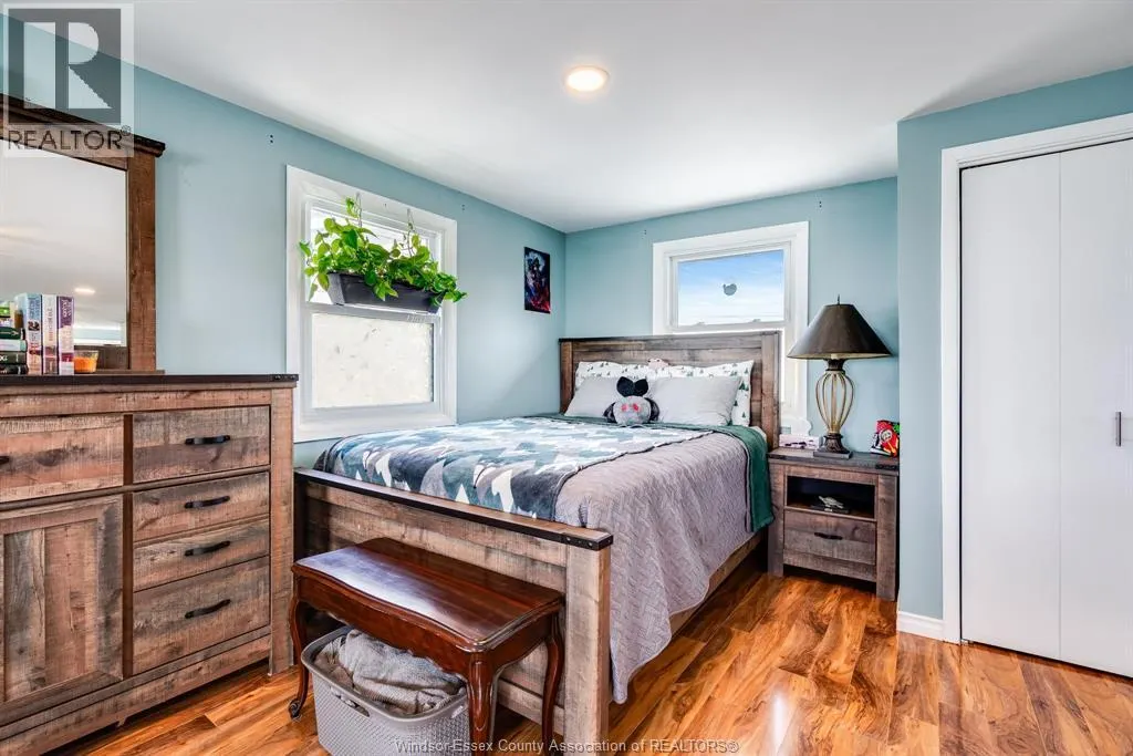 864 POINT PELEE DRIVE