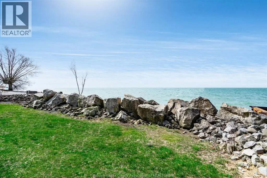 864 POINT PELEE DRIVE