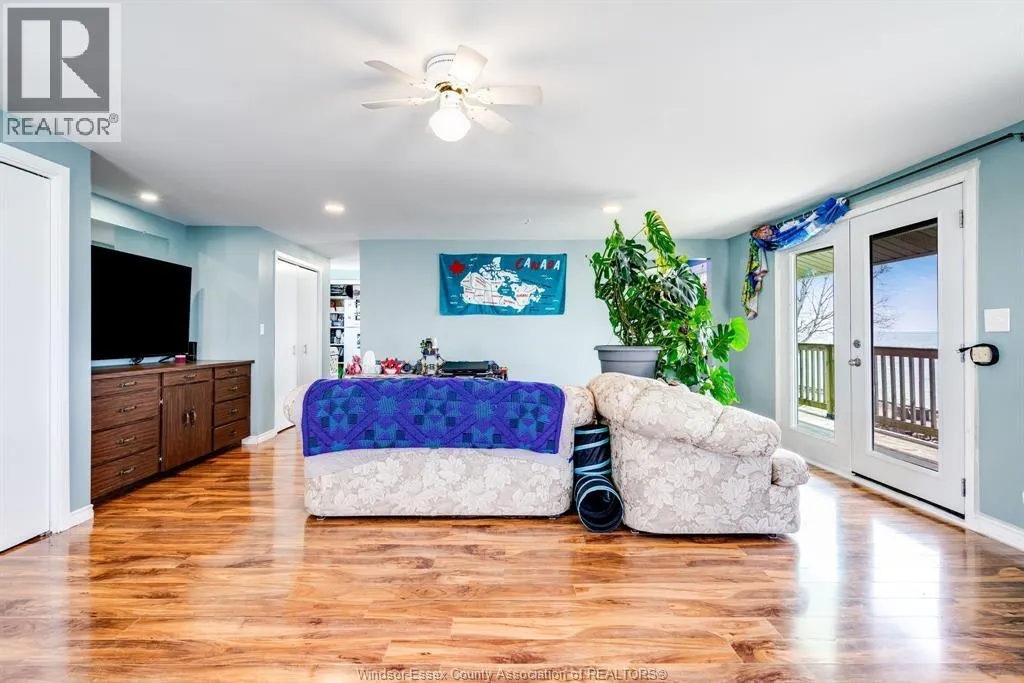 864 POINT PELEE DRIVE