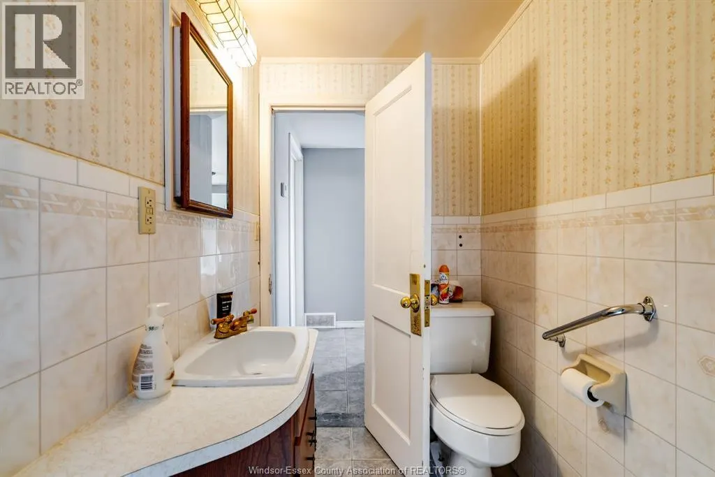 864 POINT PELEE DRIVE