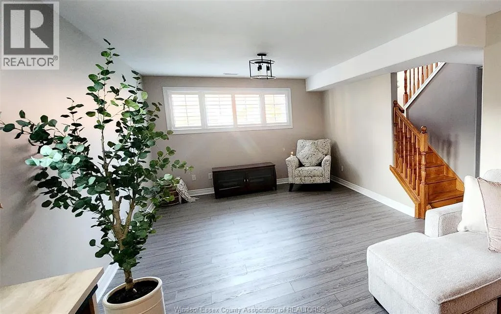 611 ROBERT COURT