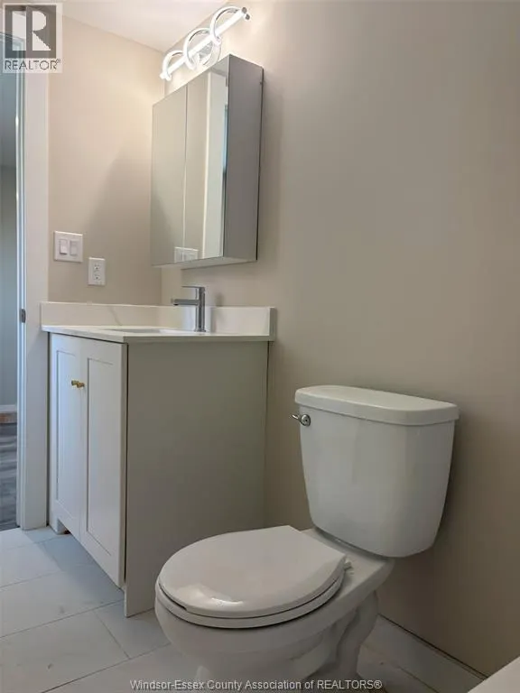 912 HALL AVENUE Unit# B