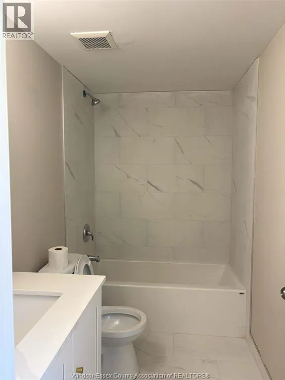 912 HALL AVENUE Unit# B