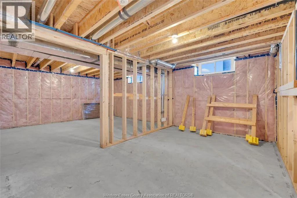 2512 MAYFAIR South