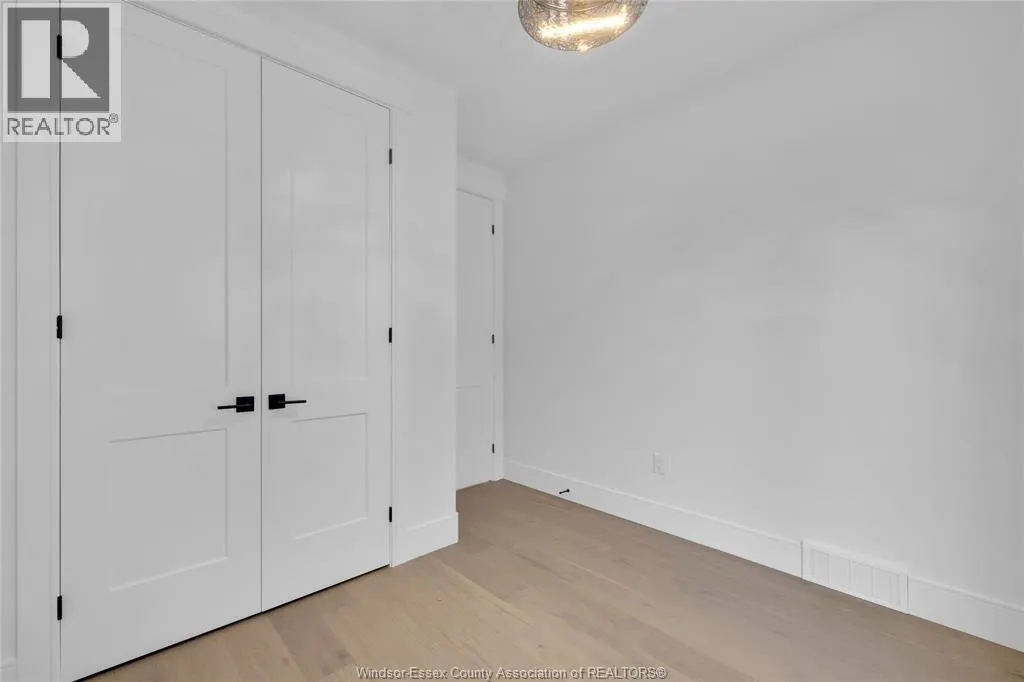 2512 MAYFAIR South