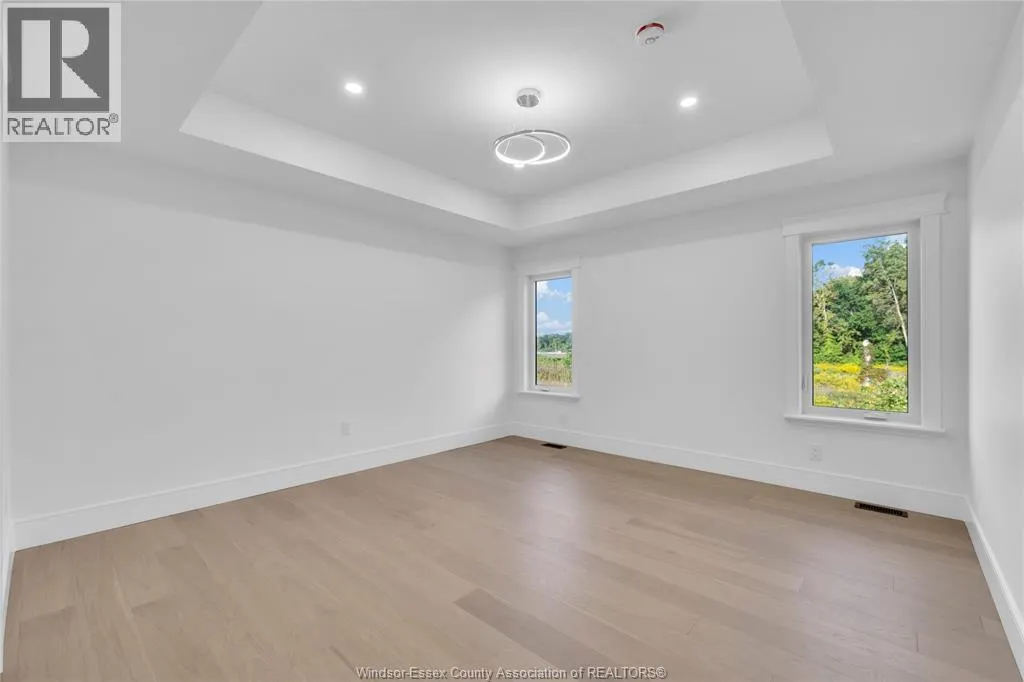 2512 MAYFAIR South