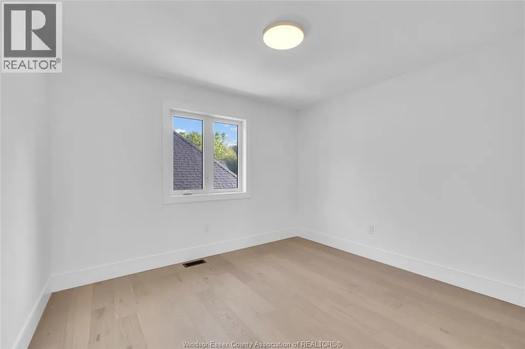 2512 MAYFAIR South
