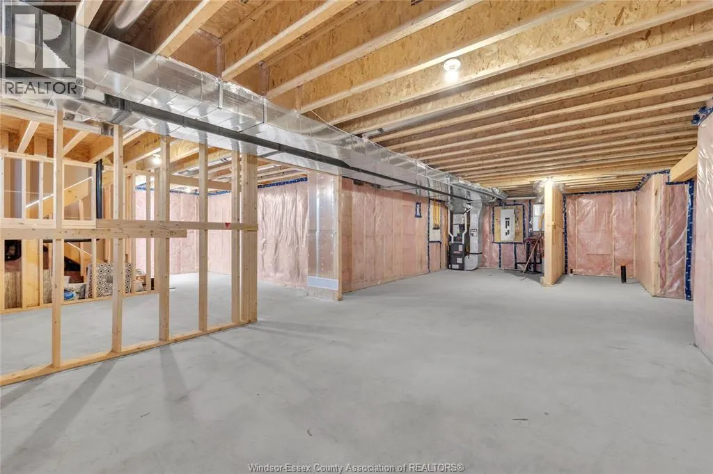 2512 MAYFAIR South