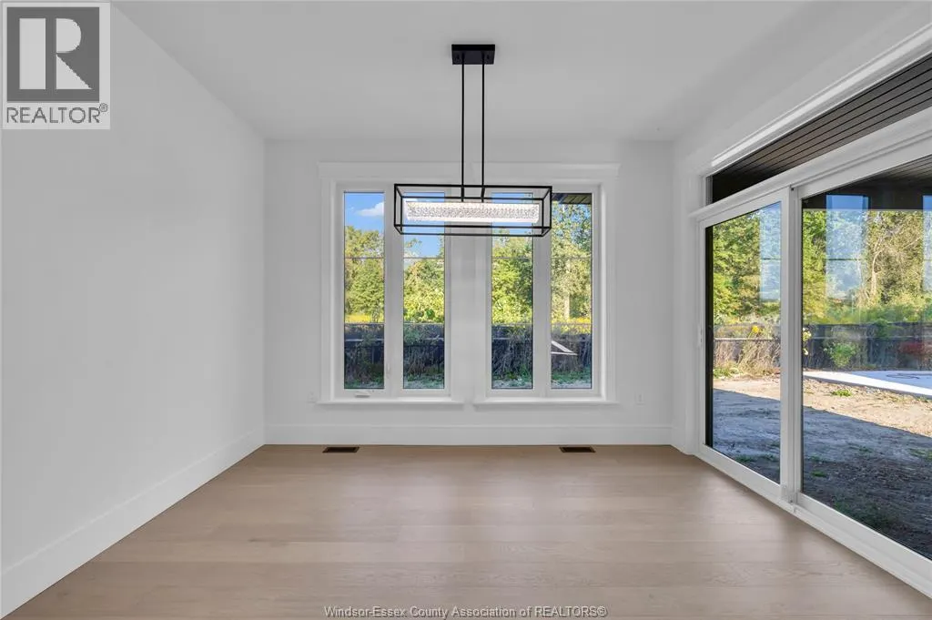 2512 MAYFAIR South
