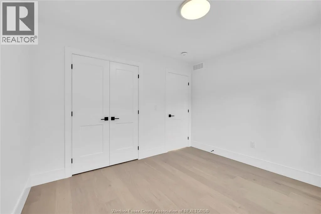 2512 MAYFAIR South