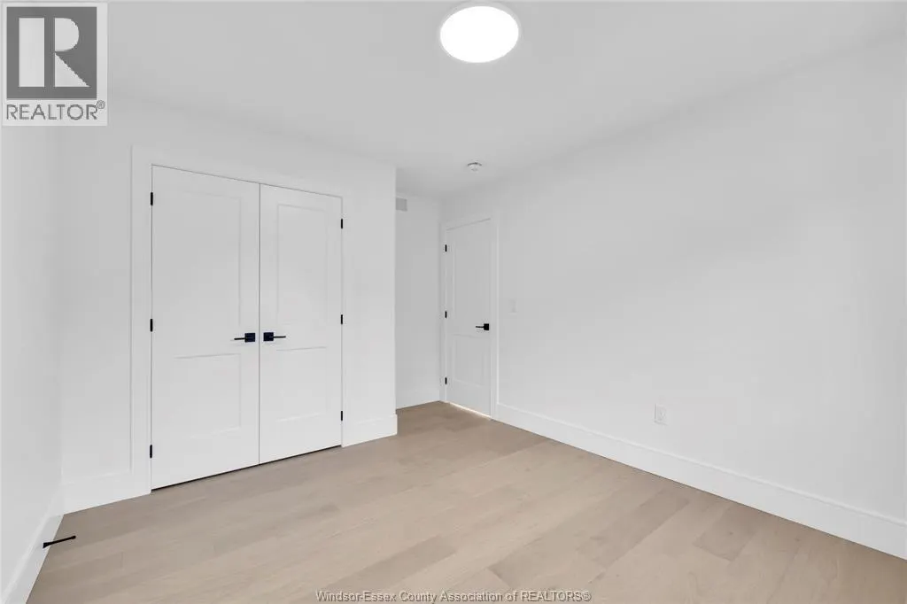 2512 MAYFAIR South