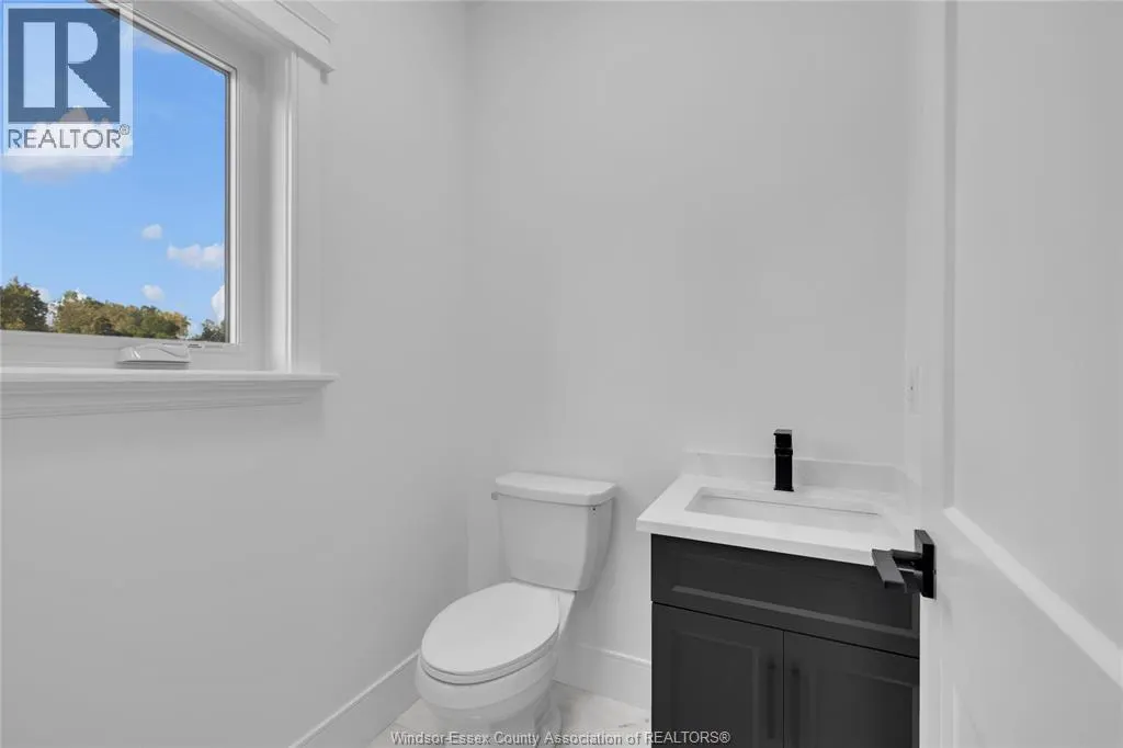 2512 MAYFAIR South