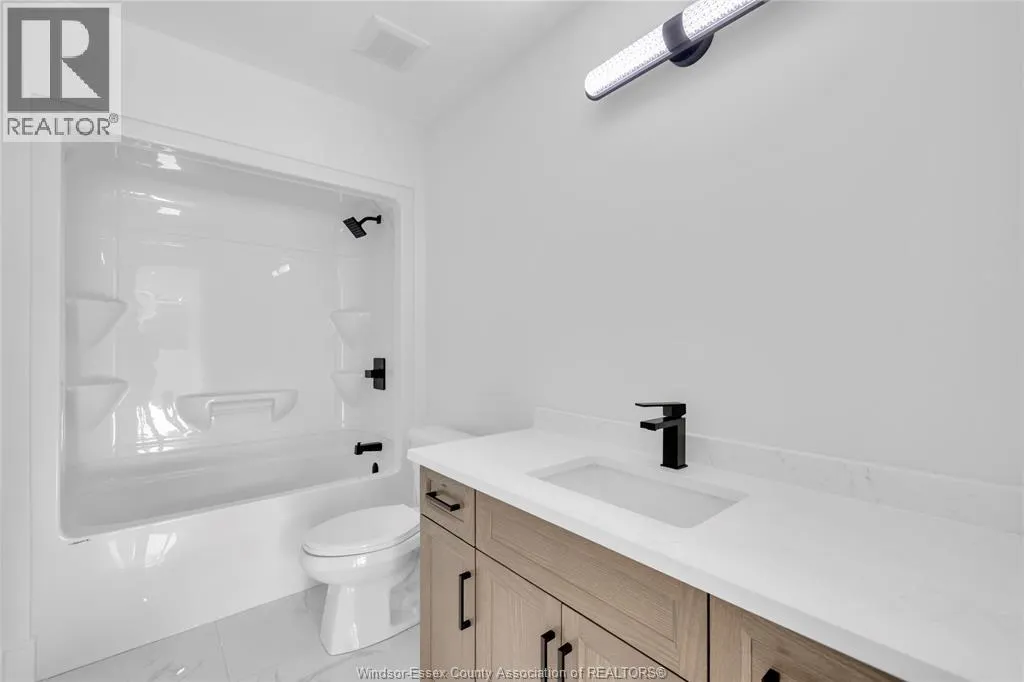2512 MAYFAIR South