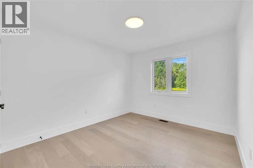 2512 MAYFAIR South