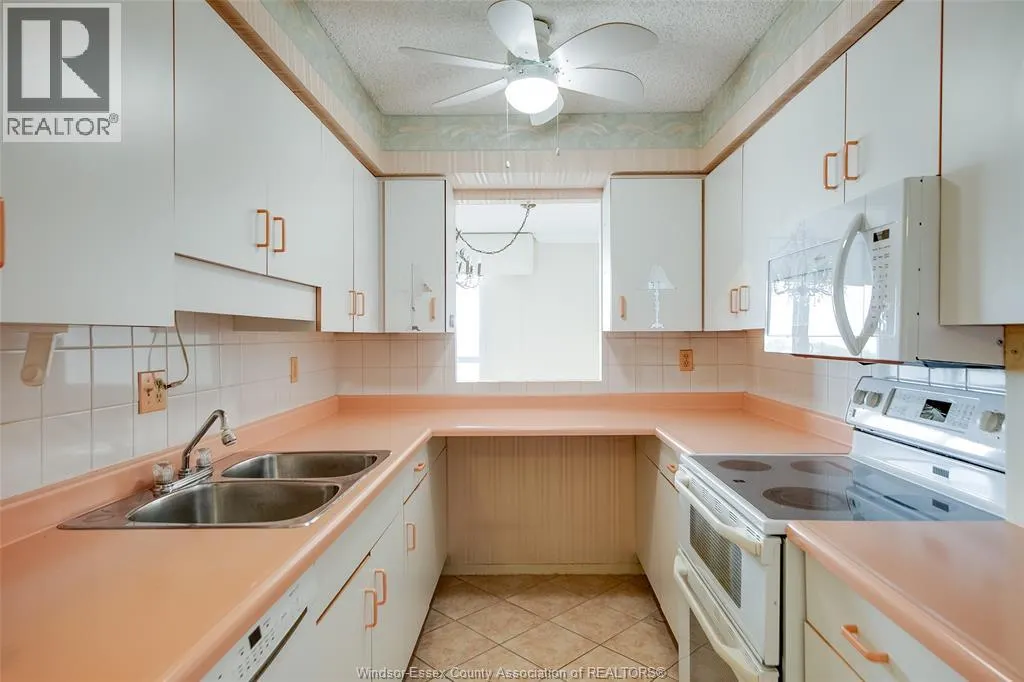 9099 RIVERSIDE DRIVE East Unit# 815-816