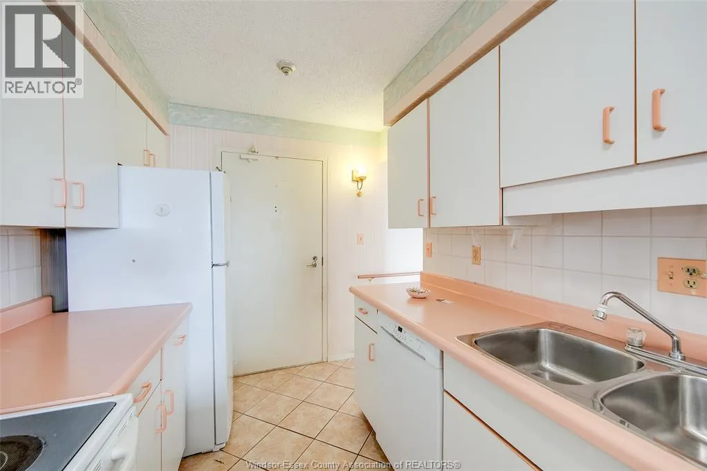 9099 RIVERSIDE DRIVE East Unit# 815-816