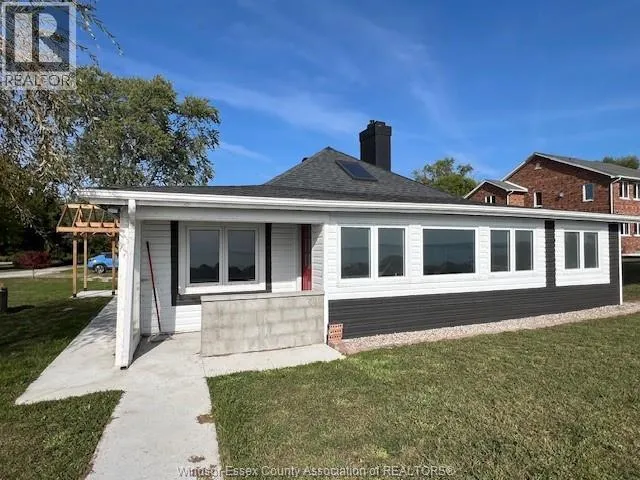 394 Robson ROAD