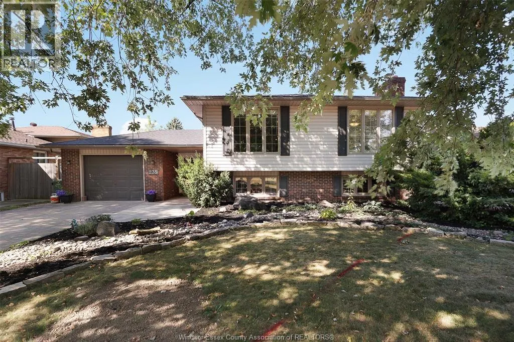 235 WOODRIDGE