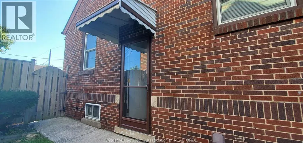 1059 SHEPHERD STREET East