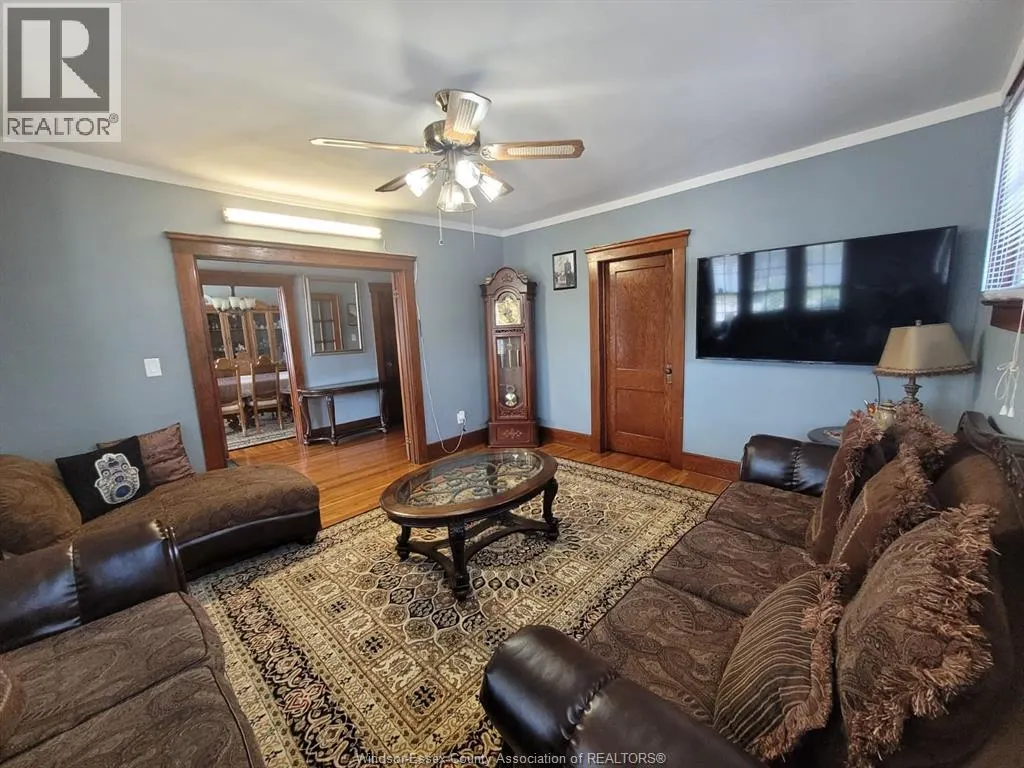 156 GILES BOULEVARD