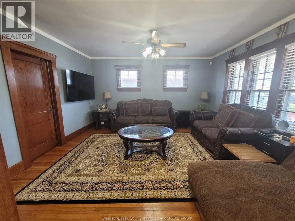 156 GILES BOULEVARD
