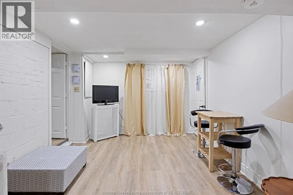 456 Askin AVENUE Unit# Lower #2