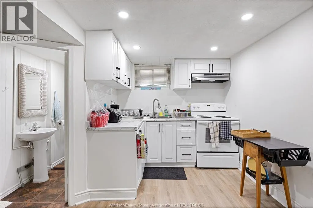 456 Askin AVENUE Unit# Lower #2