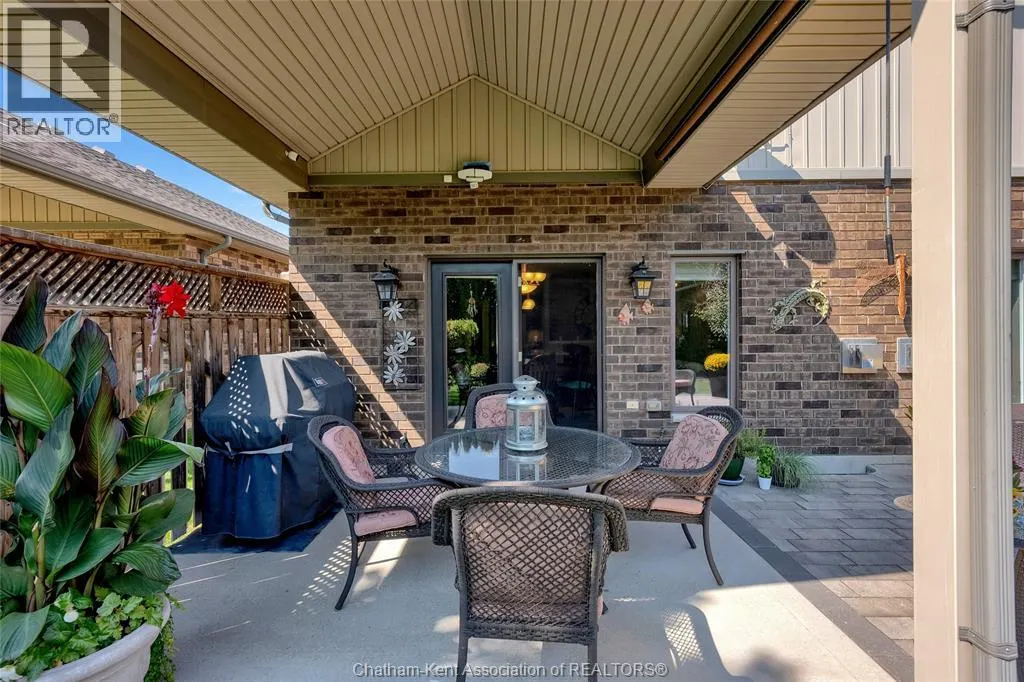 12 Veranda COURT
