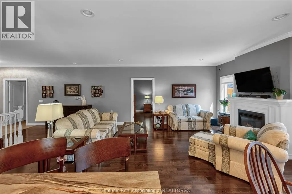 12 Veranda COURT
