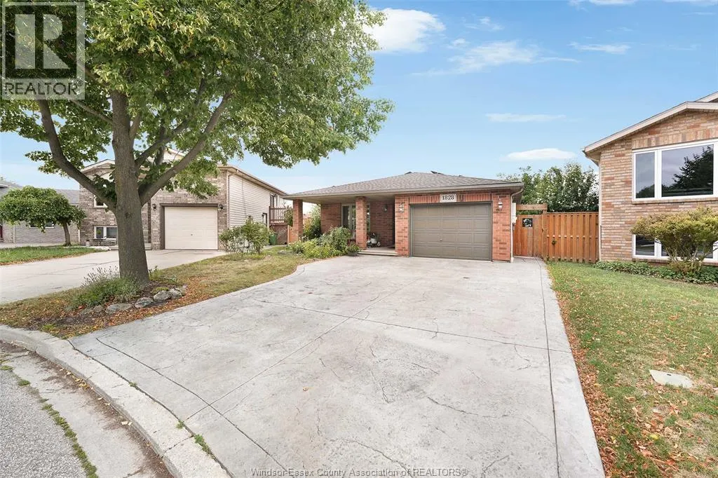 1828 VICKY CIRCLE
