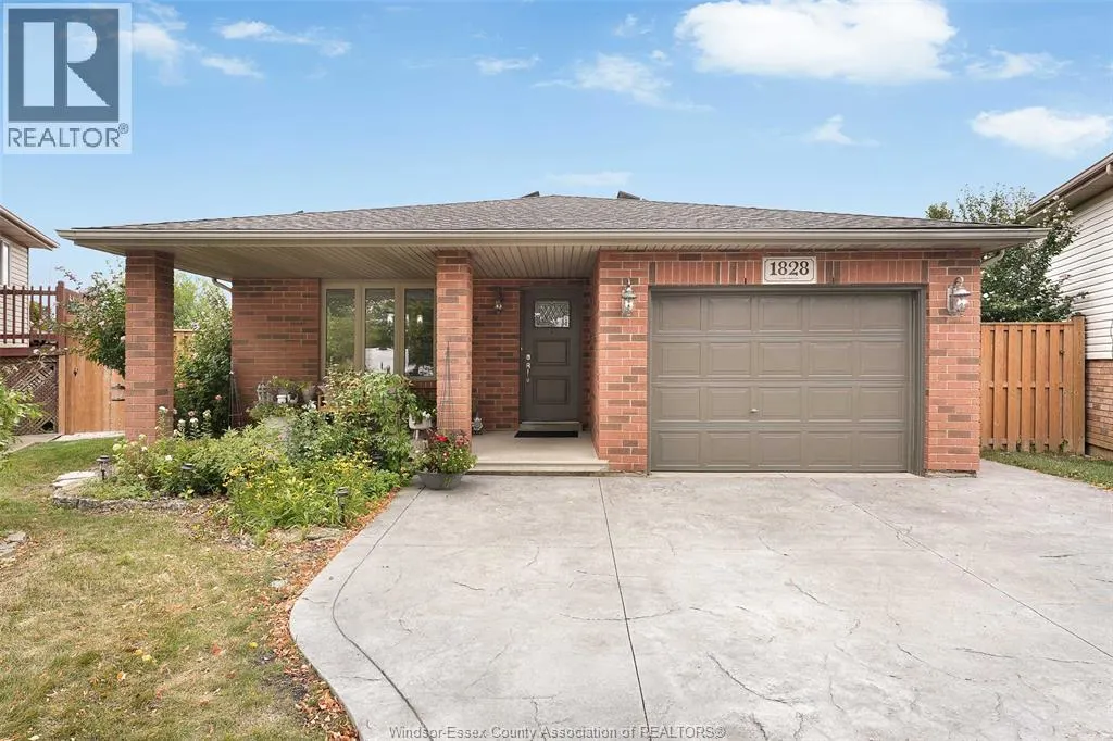 1828 VICKY CIRCLE
