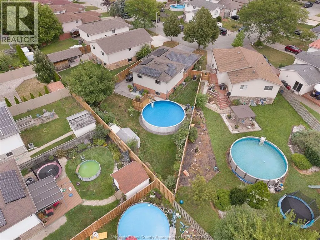1828 VICKY CIRCLE