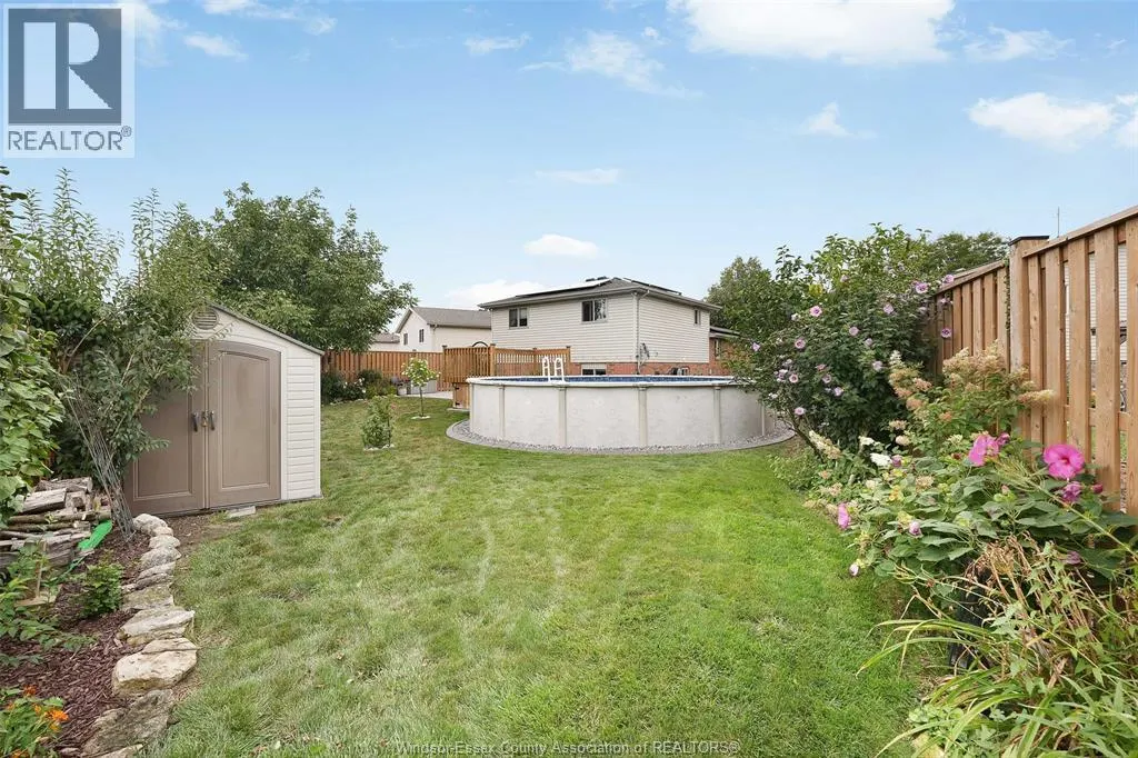 1828 VICKY CIRCLE