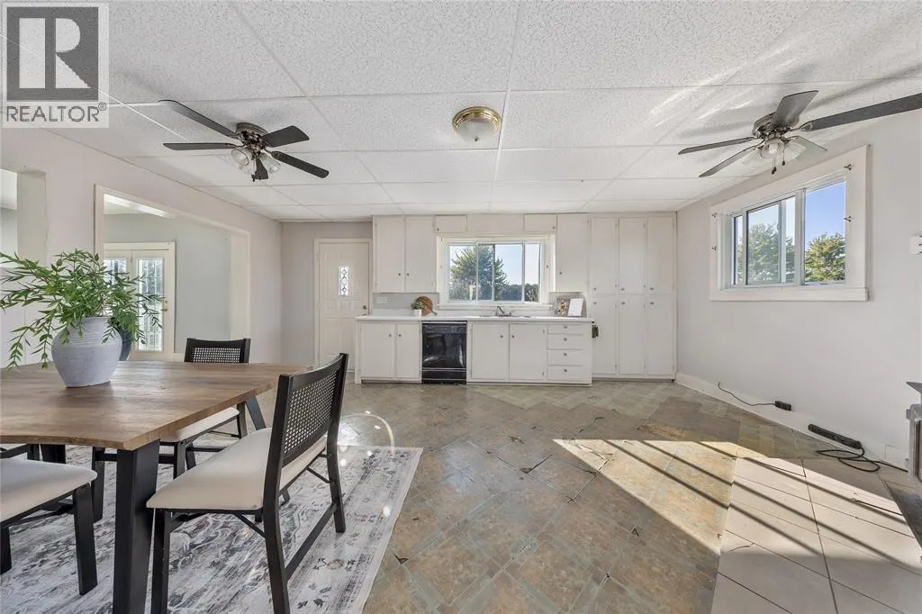 1224 Brigden ROAD