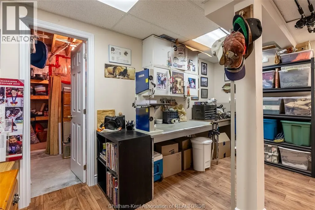 33 Azar AVENUE