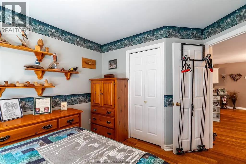 33 Azar AVENUE