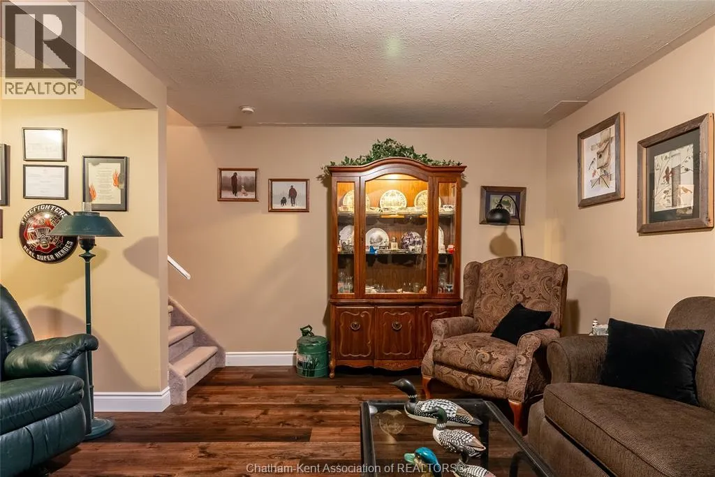 33 Azar AVENUE