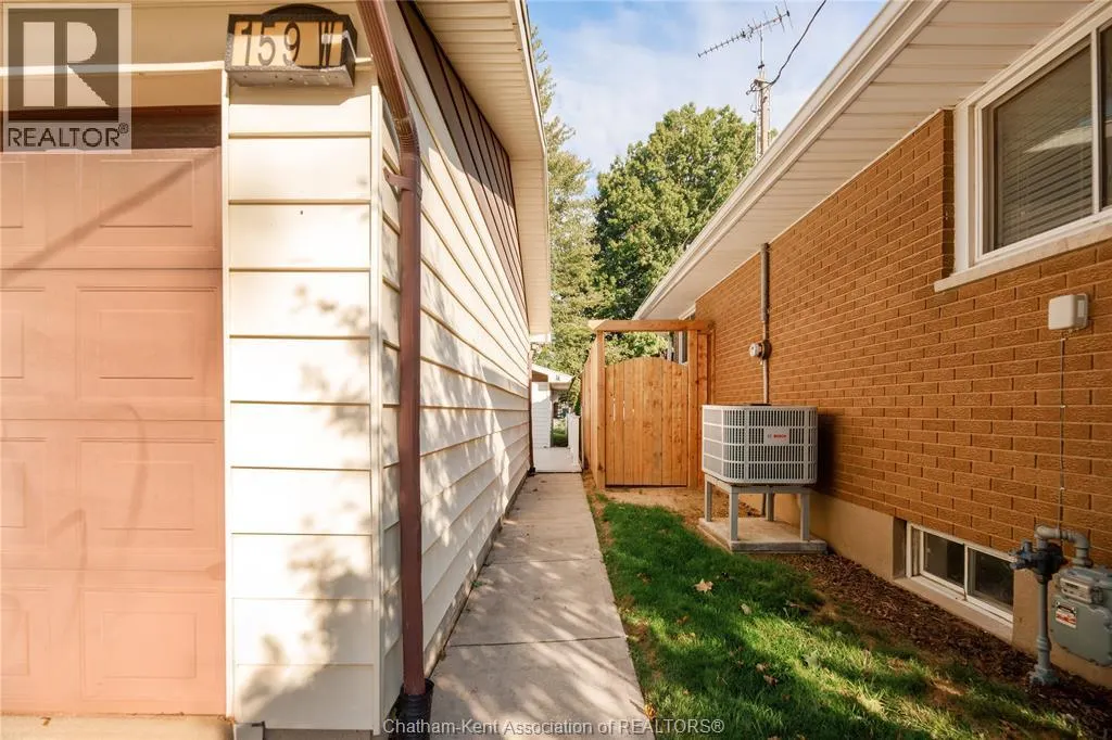 159 Gregory DRIVE West