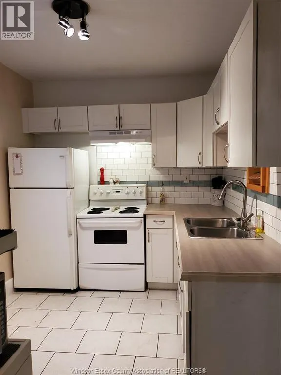 1390 HOWARD AV. ...