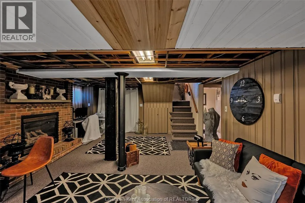 9 Crystal DRIVE