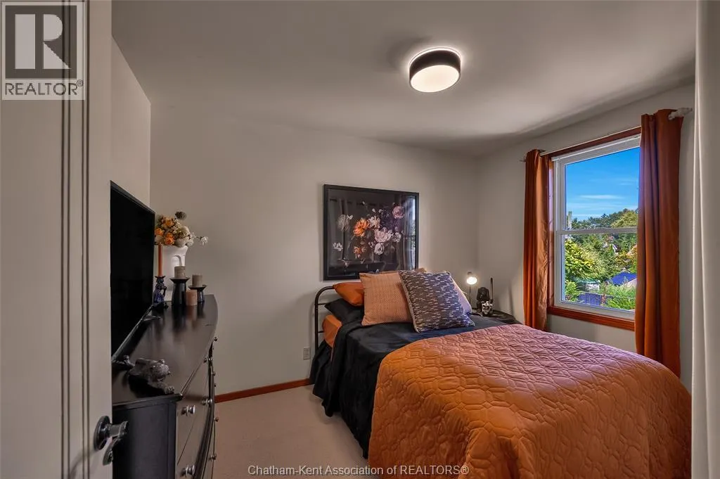9 Crystal DRIVE