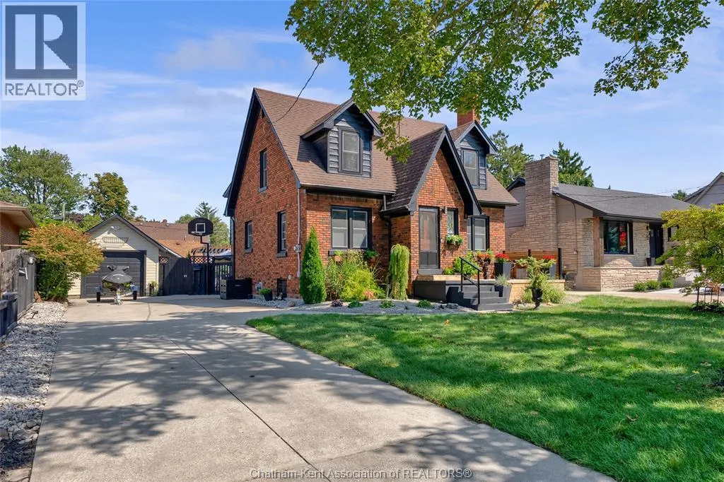 9 Crystal DRIVE