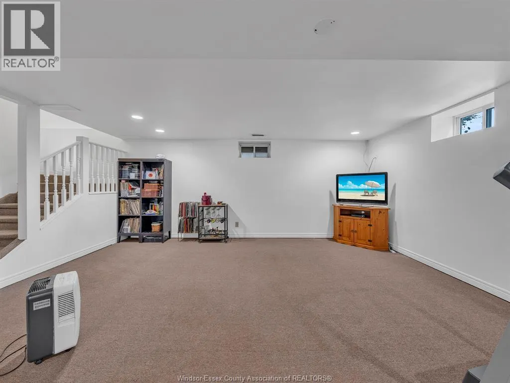 9 ELLIS ROAD