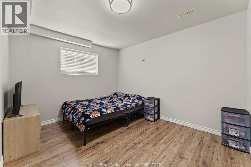 4135 ST. CLAIR