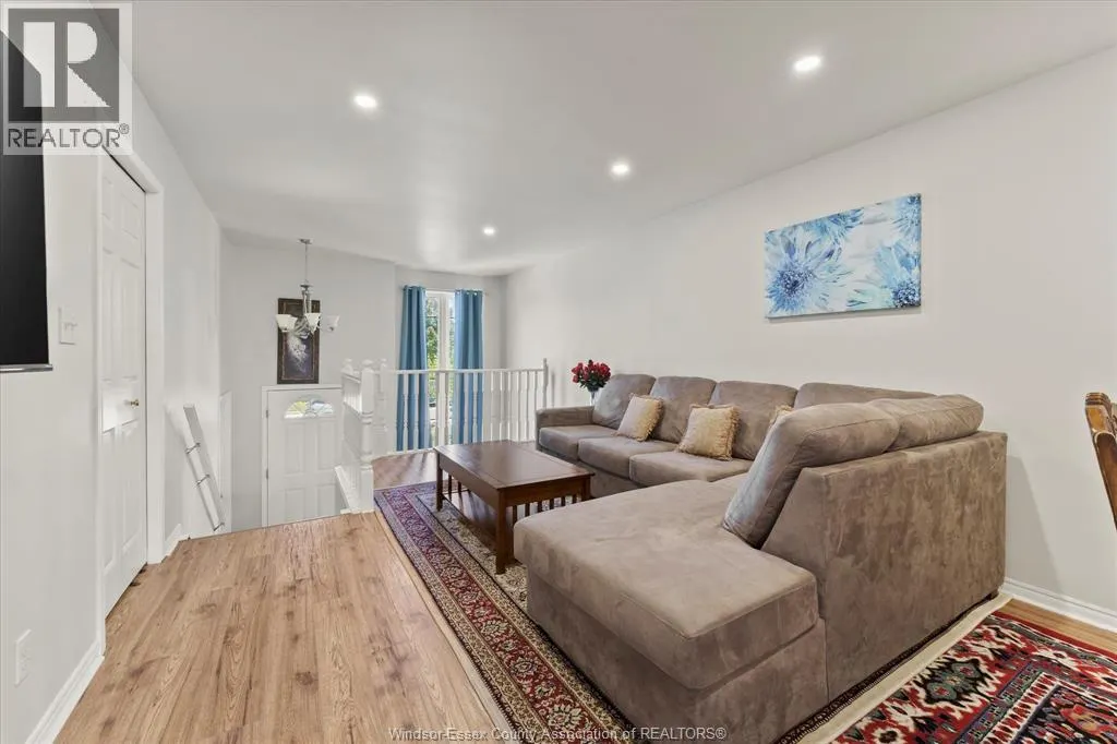 4135 ST. CLAIR
